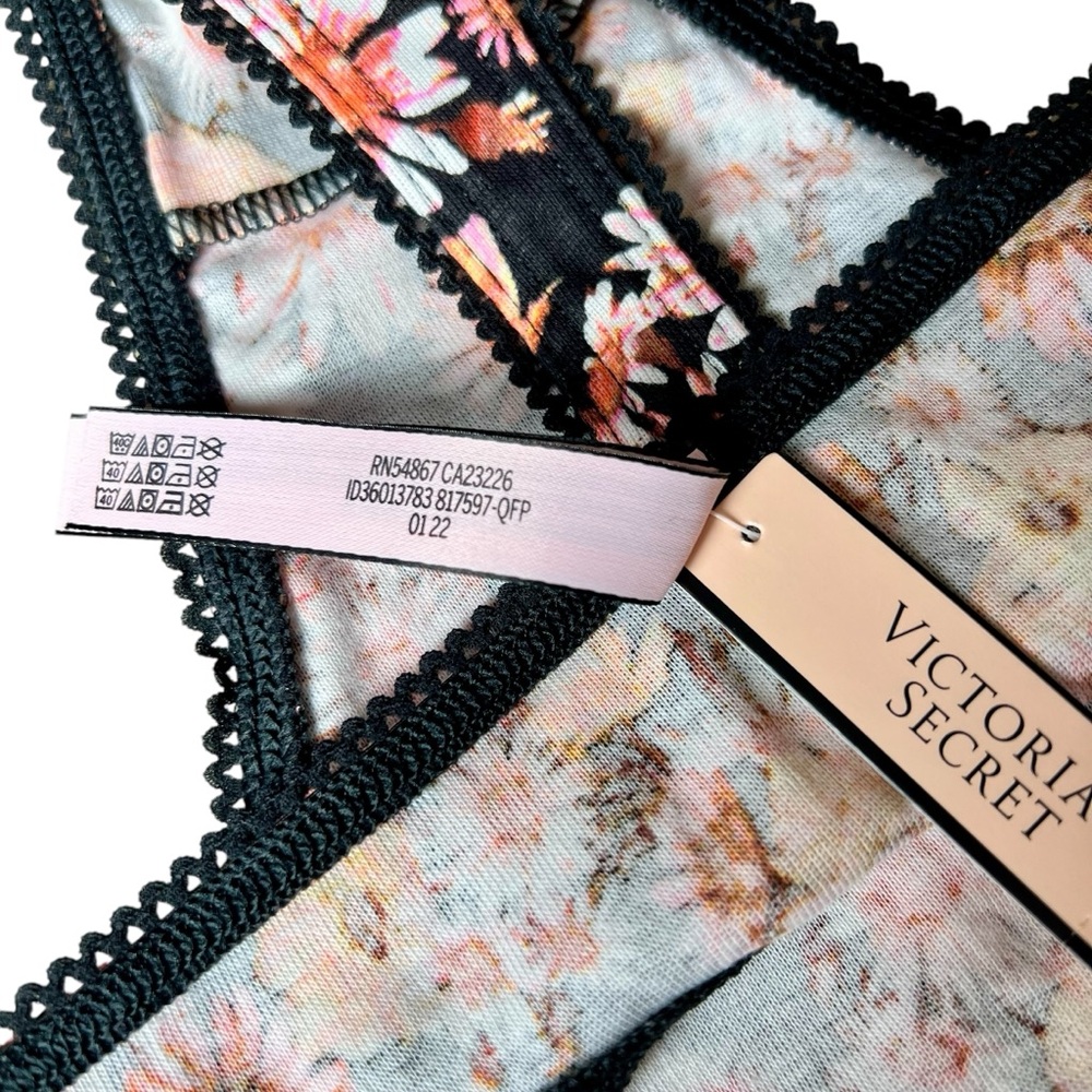 2022 Victoria’s Secret Floral Print Thong Size Medium - Picture 4 of 4